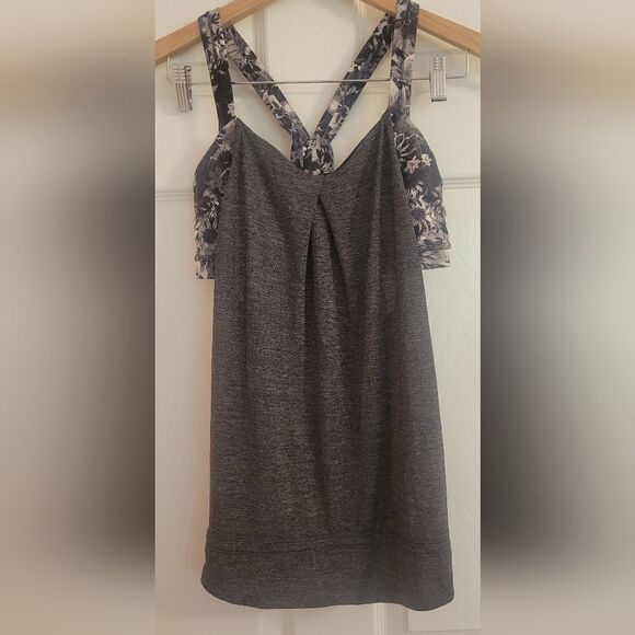 Lululemon Floral Tank Size 6 Like New - Picture 3 of 9